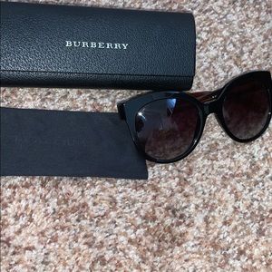 Women’s Burberry Sunglasses and Case
